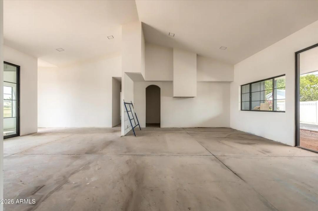 Real Estate Picture 8