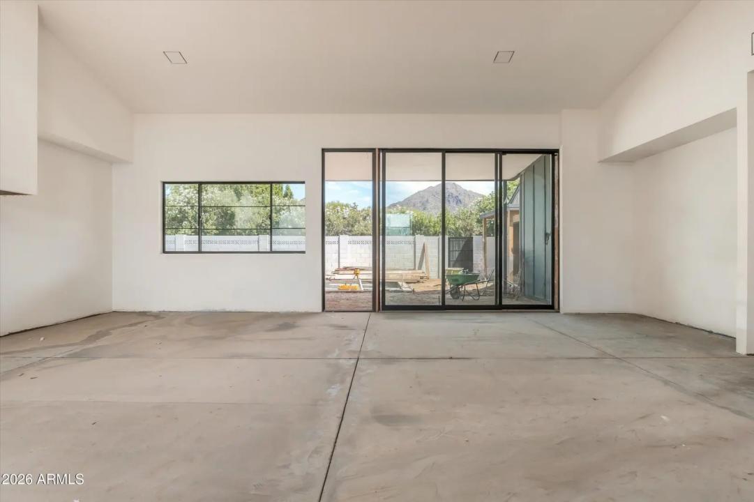 Real Estate Picture 5