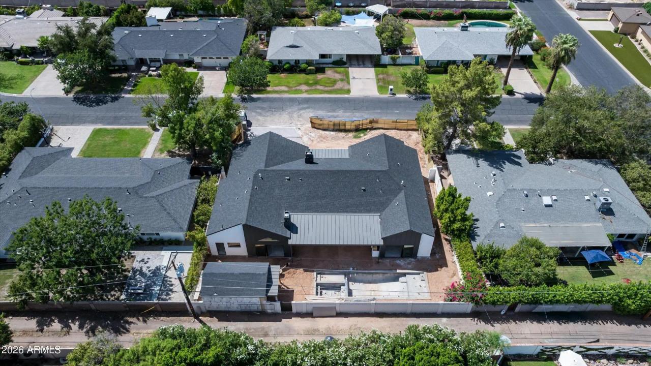 Real Estate Picture 16