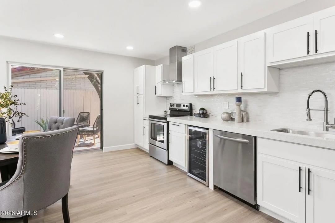 Real Estate Picture 5