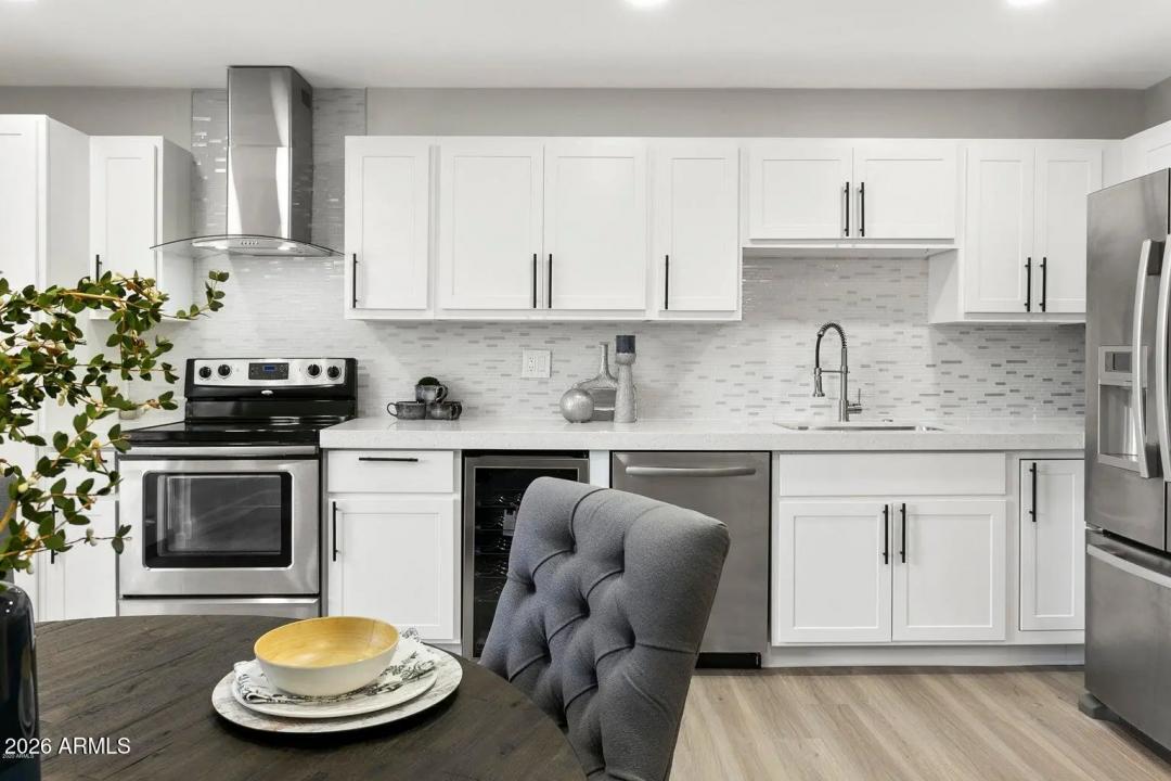 Real Estate Picture 7