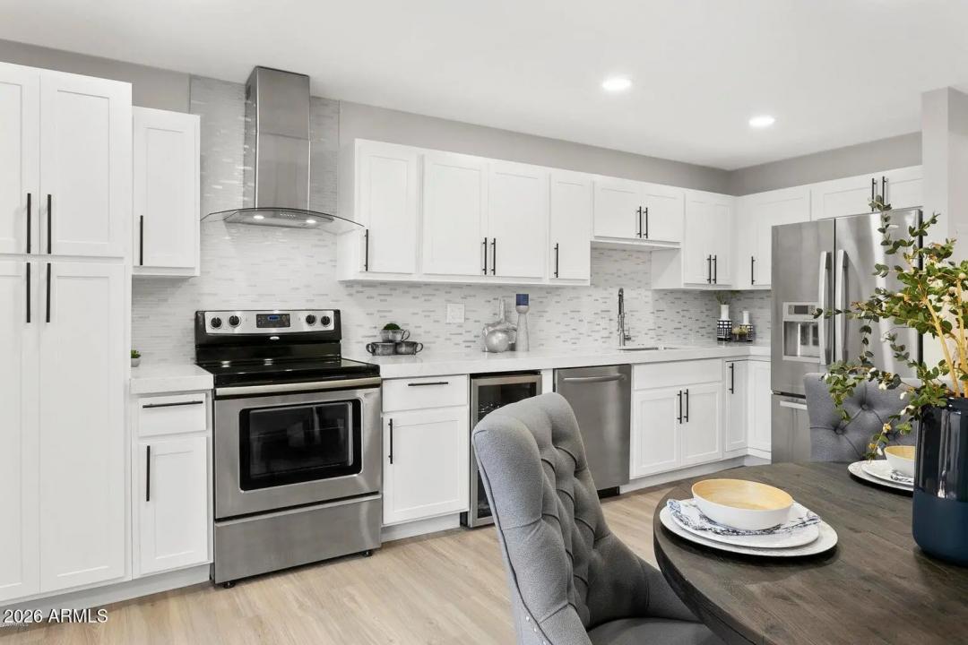 Real Estate Picture 8