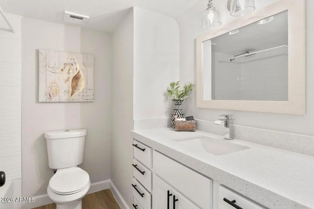 Real Estate Picture 14