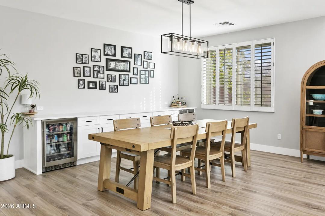 Real Estate Picture 11