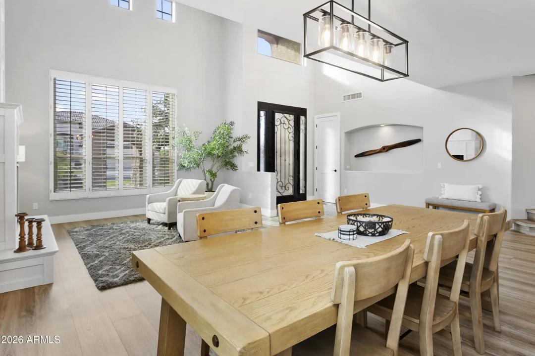 Real Estate Picture 12