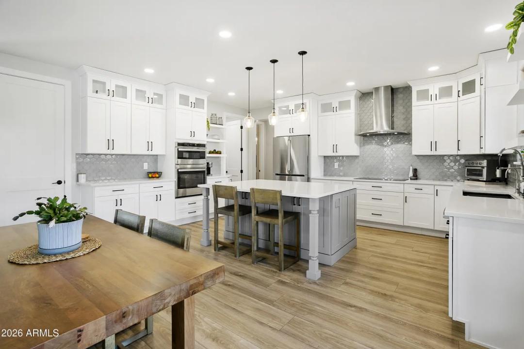 Real Estate Picture 23