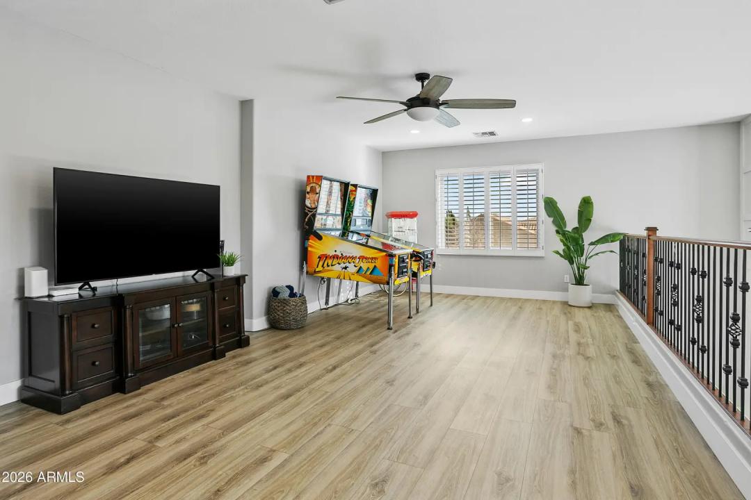 Real Estate Picture 30