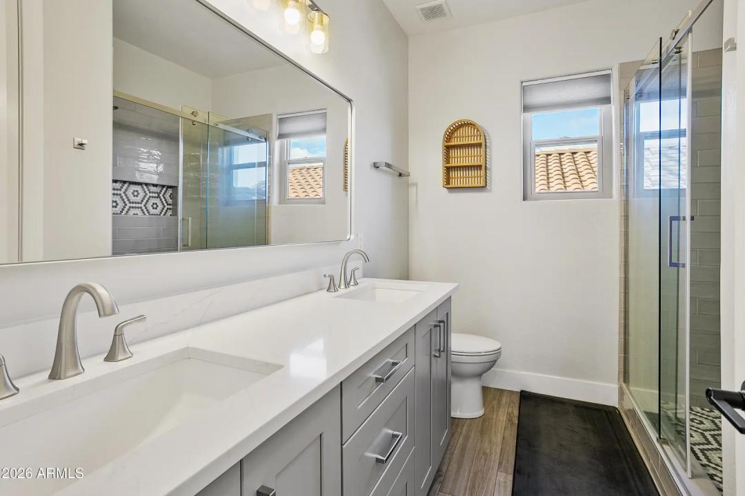 Real Estate Picture 32