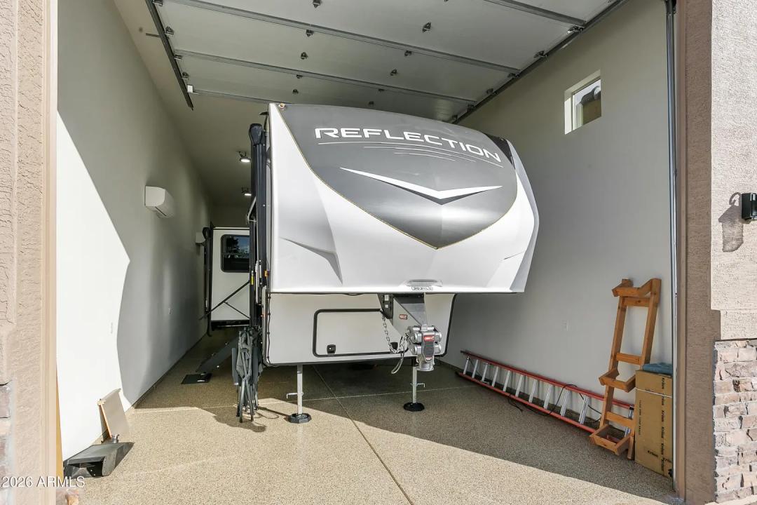 Real Estate Picture 3