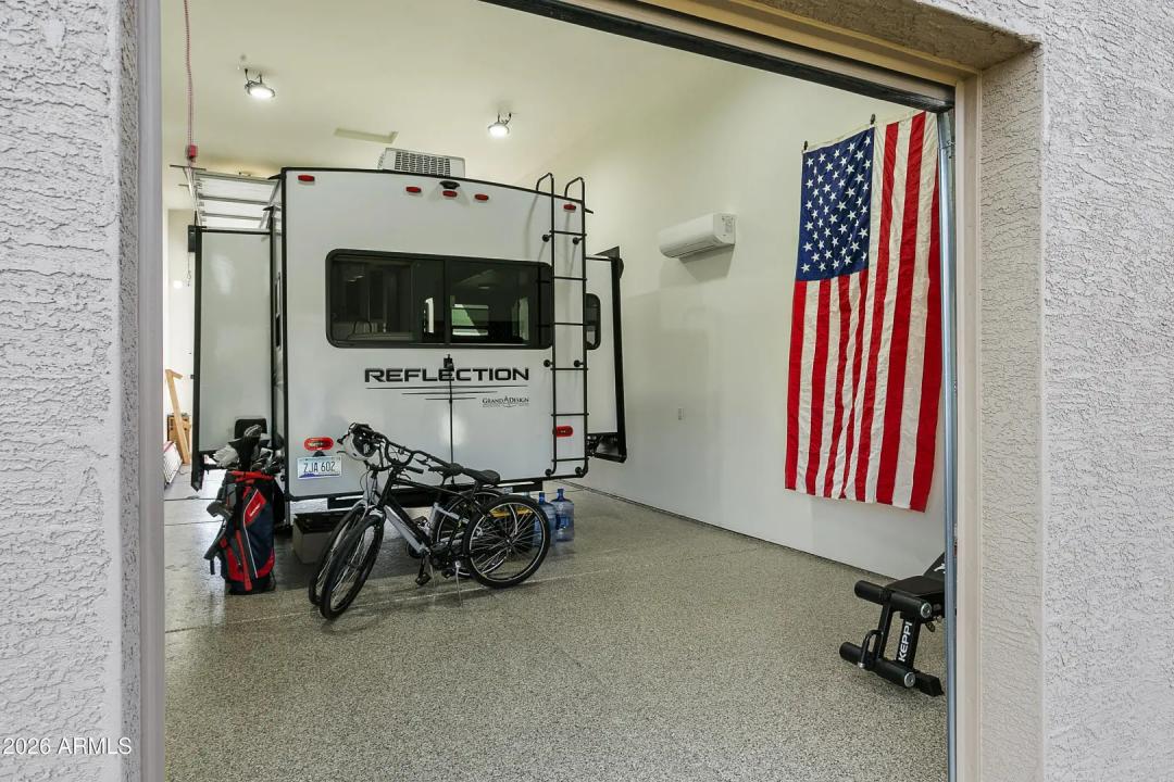 Real Estate Picture 4