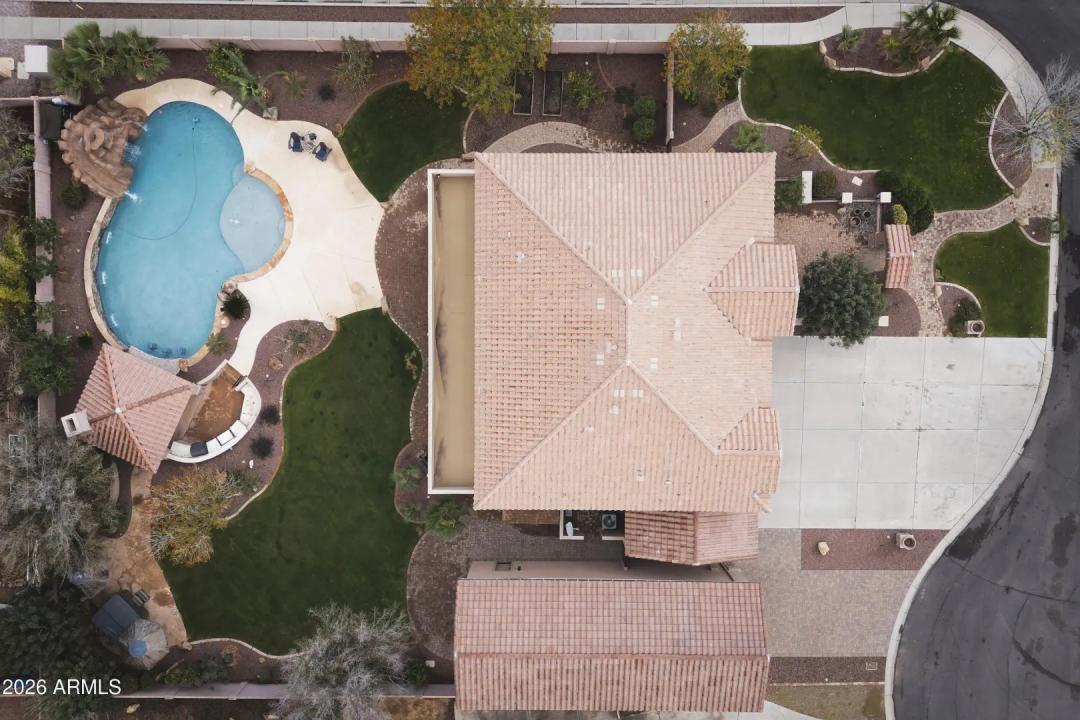 Real Estate Picture 5