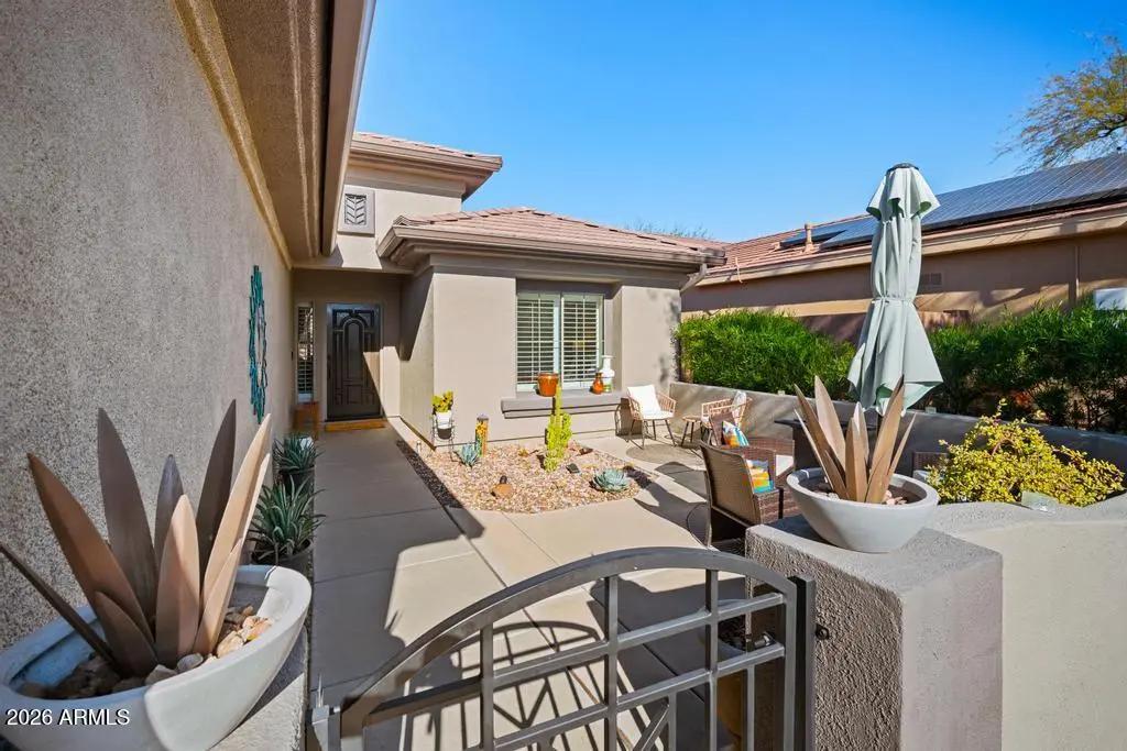 Real Estate Picture 4