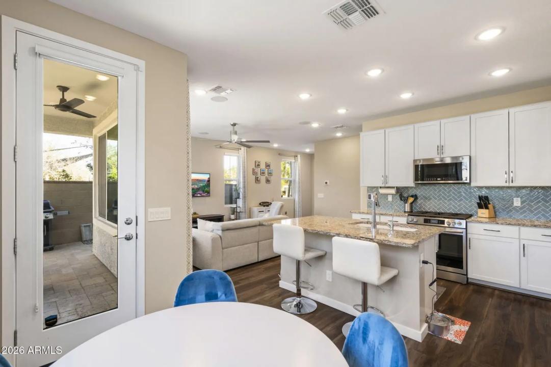 Real Estate Picture 5