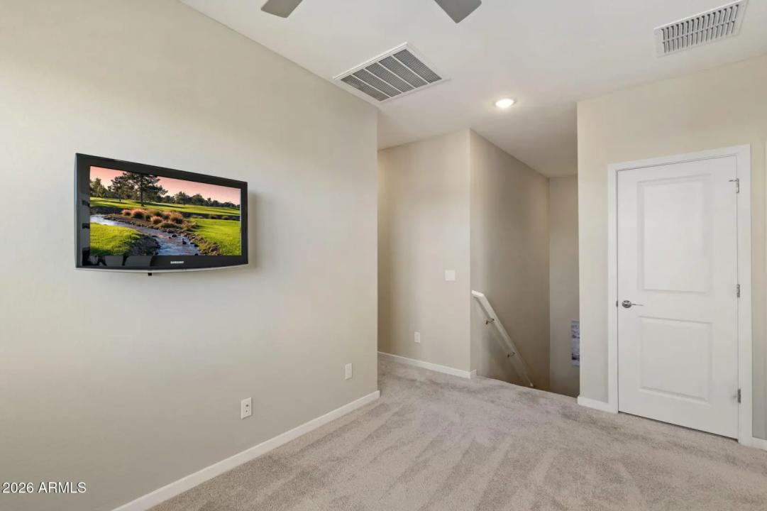 Real Estate Picture 13