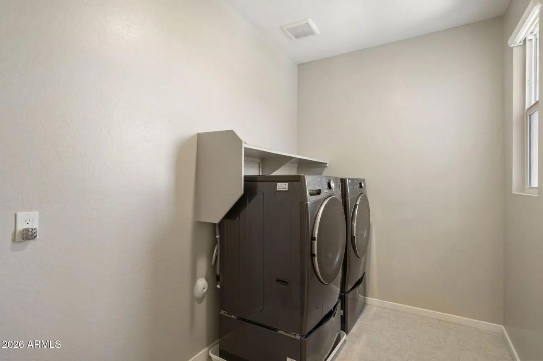 Real Estate Picture 22