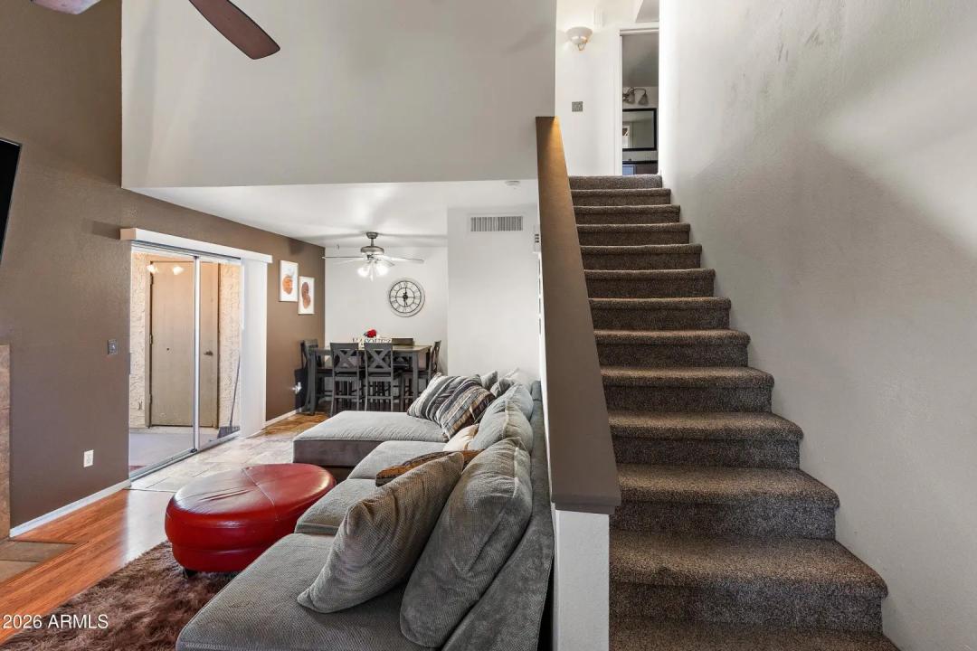 Real Estate Picture 8