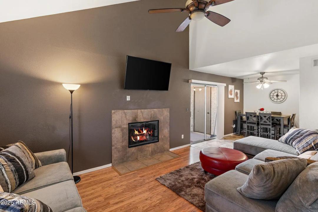 Real Estate Picture 9