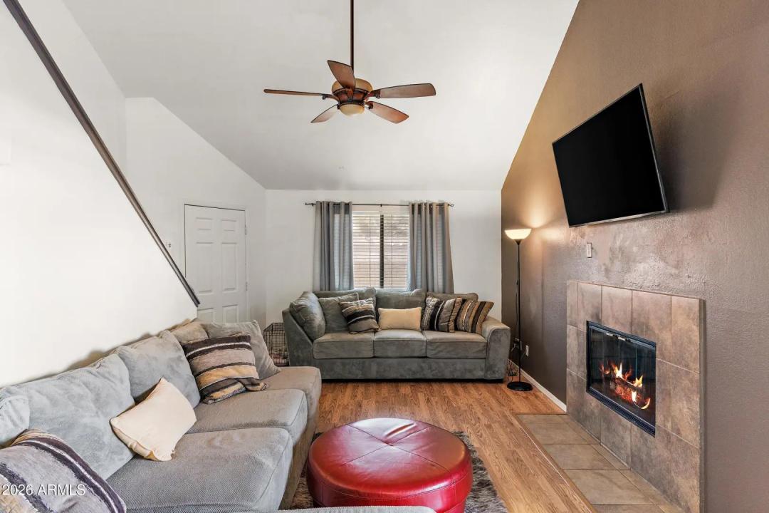 Real Estate Picture 11