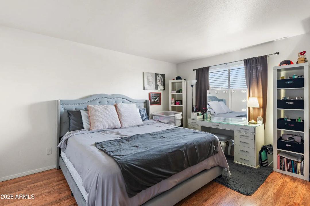 Real Estate Picture 16