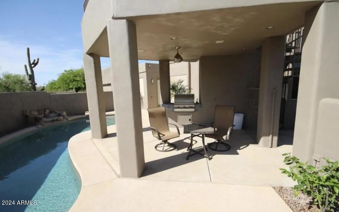 Real Estate Picture 3