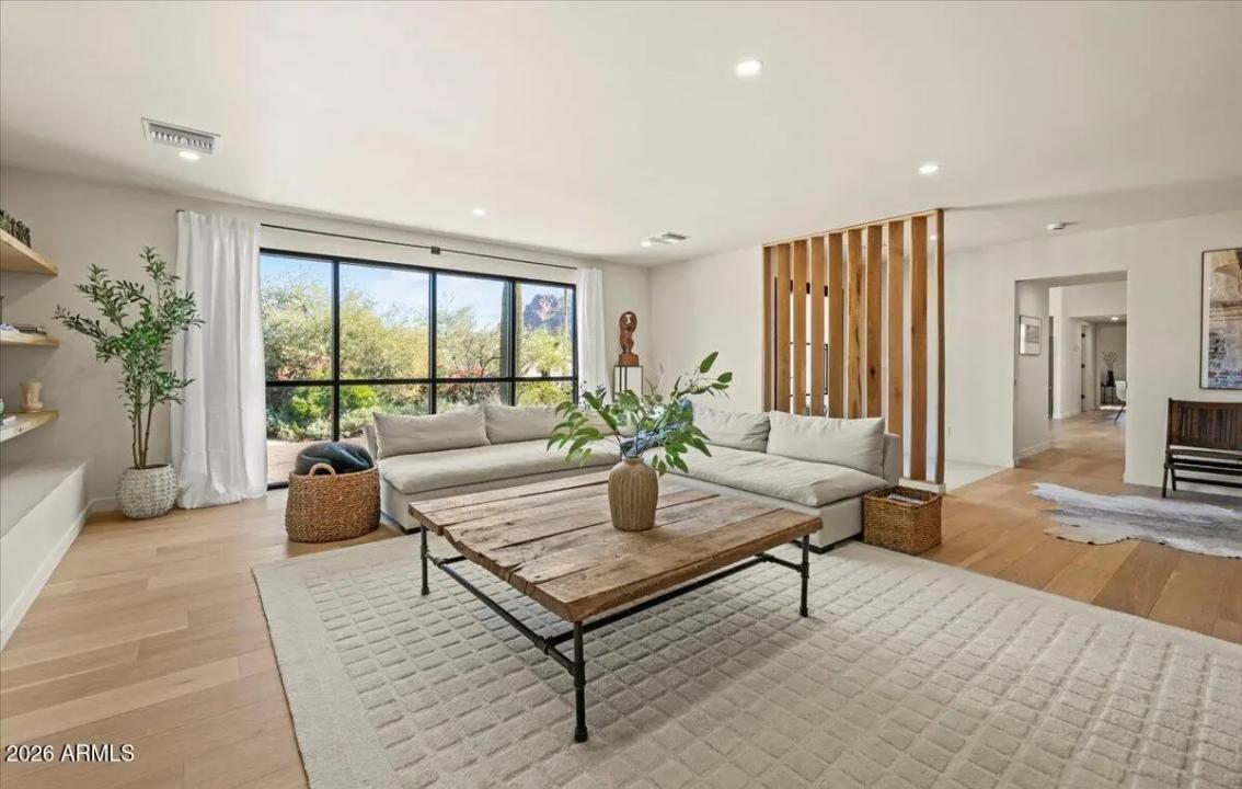 Real Estate Picture 6