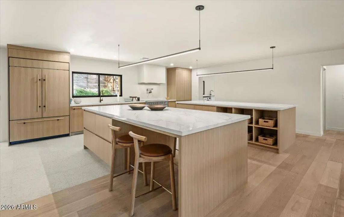 Real Estate Picture 14