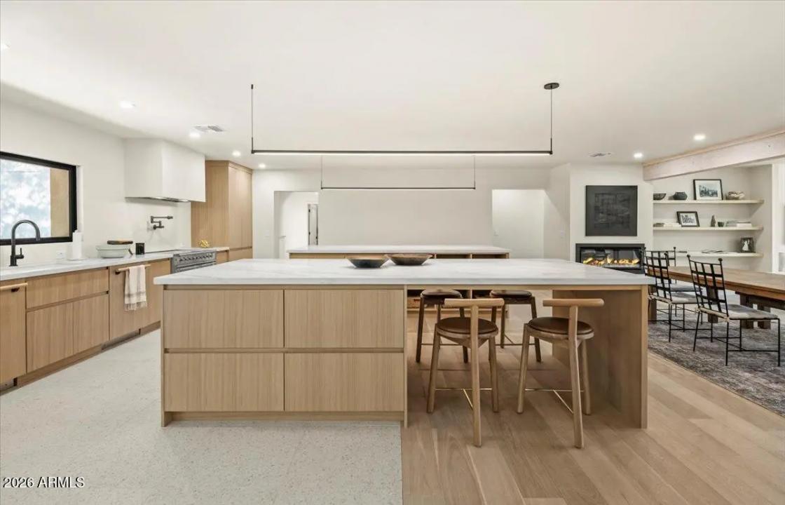 Real Estate Picture 15