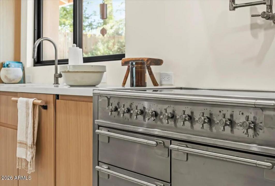 Real Estate Picture 17