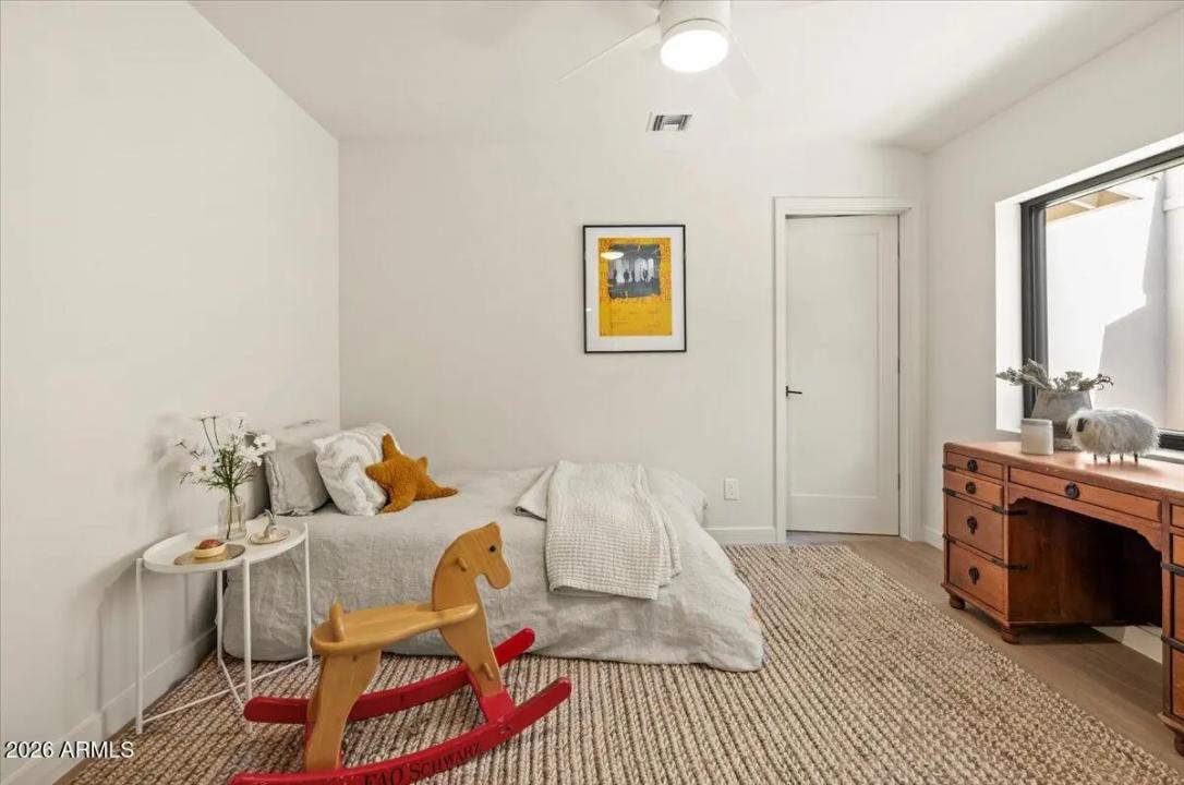 Real Estate Picture 37