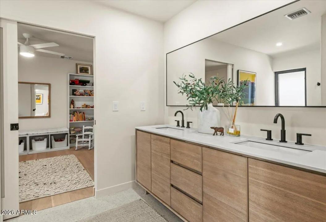 Real Estate Picture 38