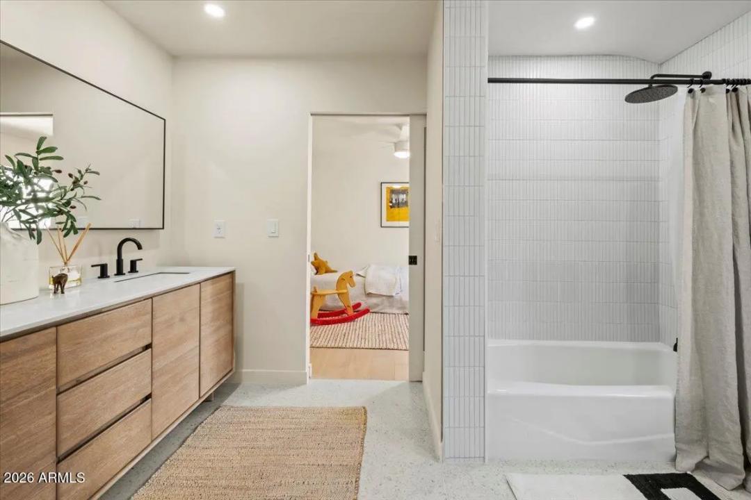 Real Estate Picture 39