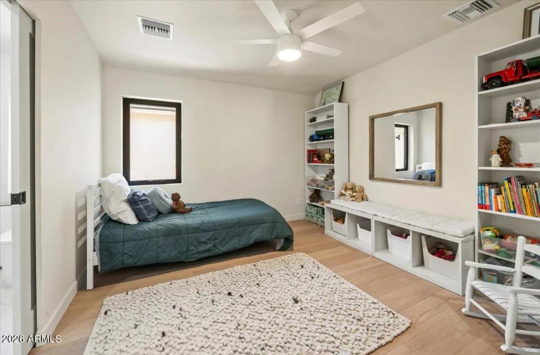 Real Estate Picture 40