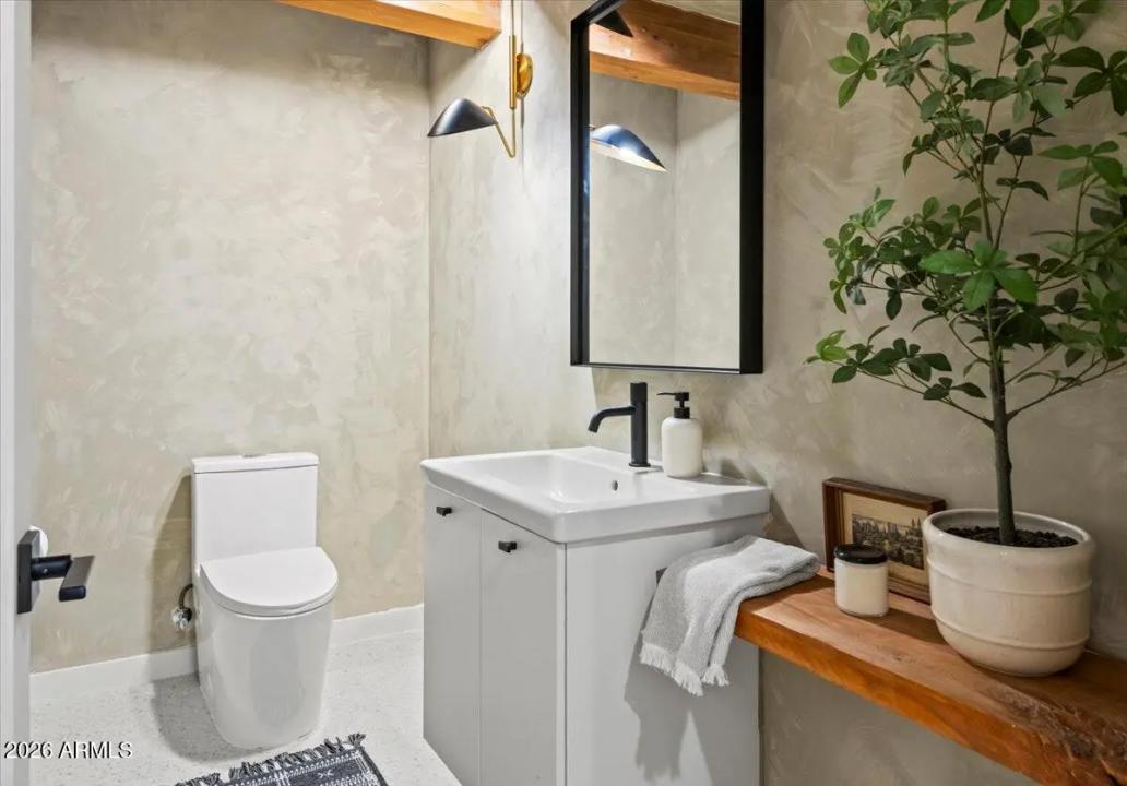 Real Estate Picture 22