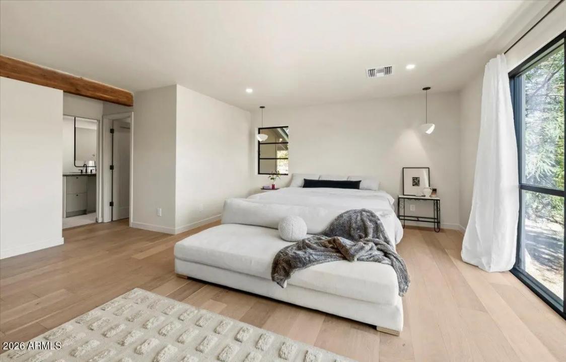 Real Estate Picture 26