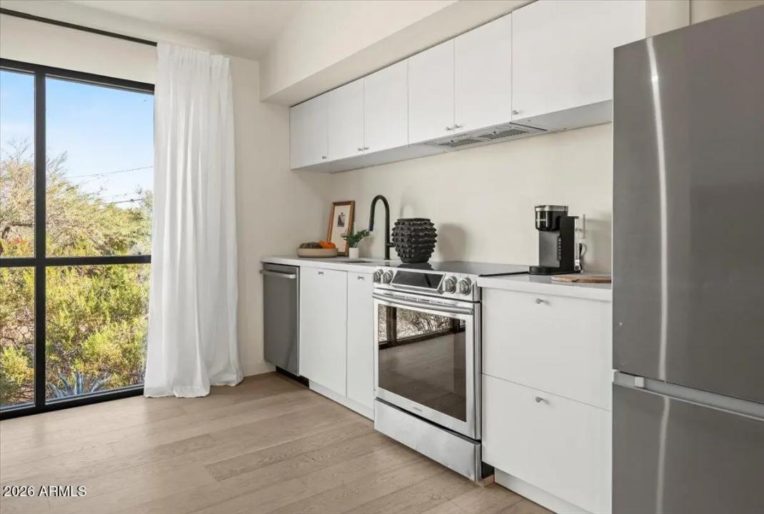 Real Estate Picture 50