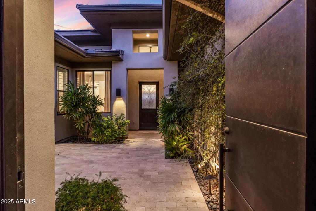 Real Estate Picture 8