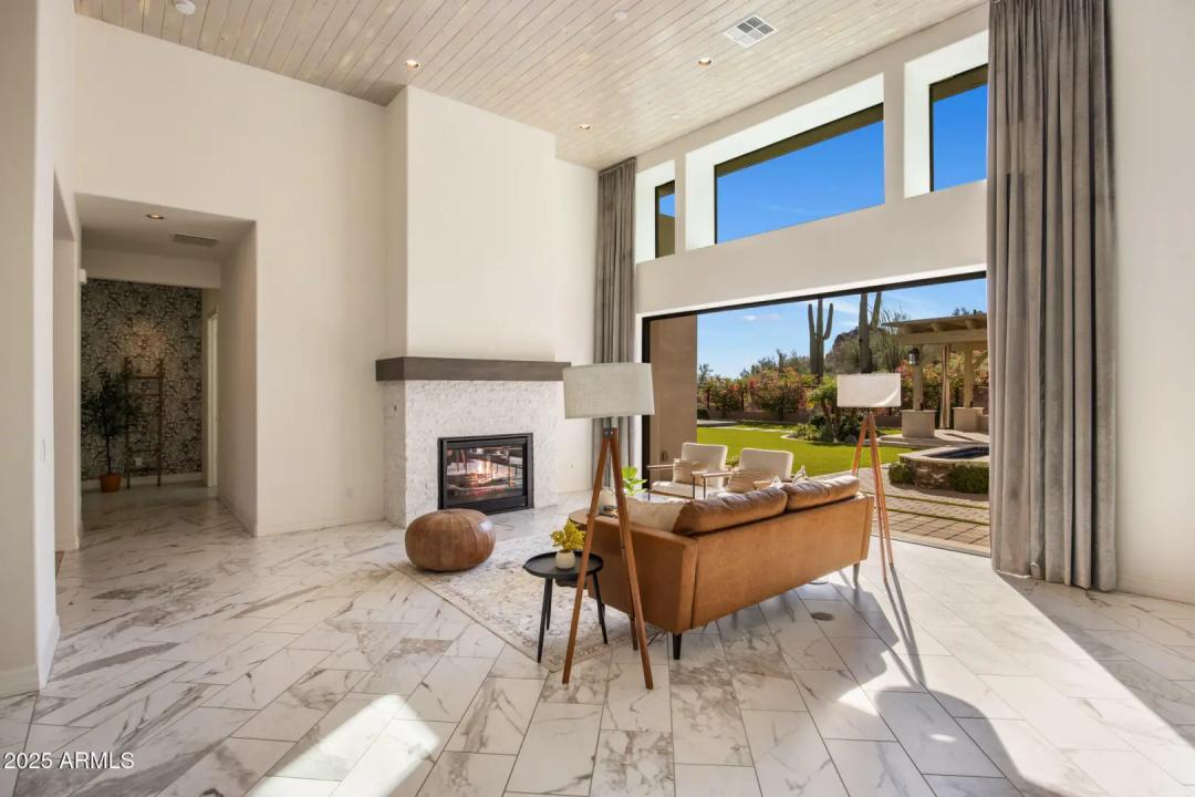 Real Estate Picture 10