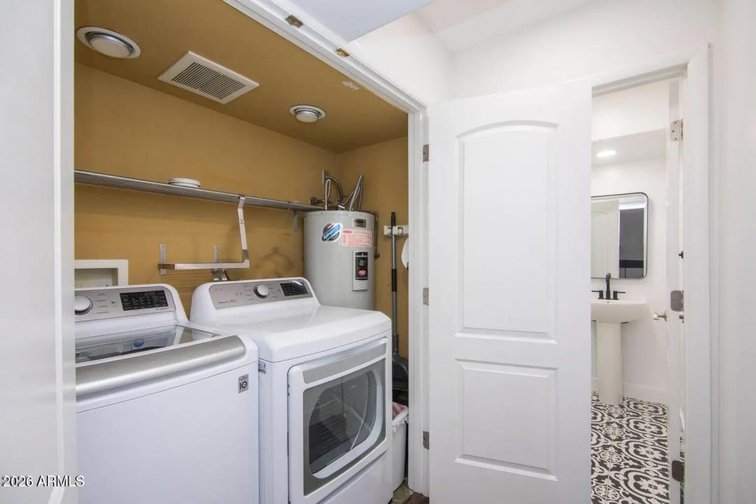 Real Estate Picture 24