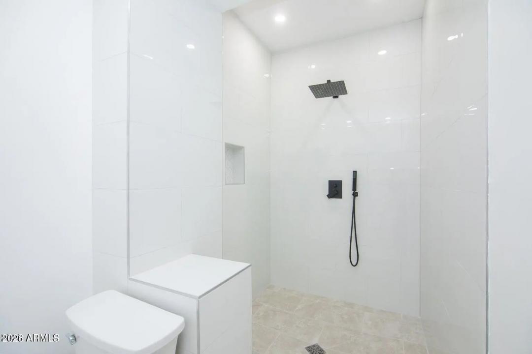 Real Estate Picture 21