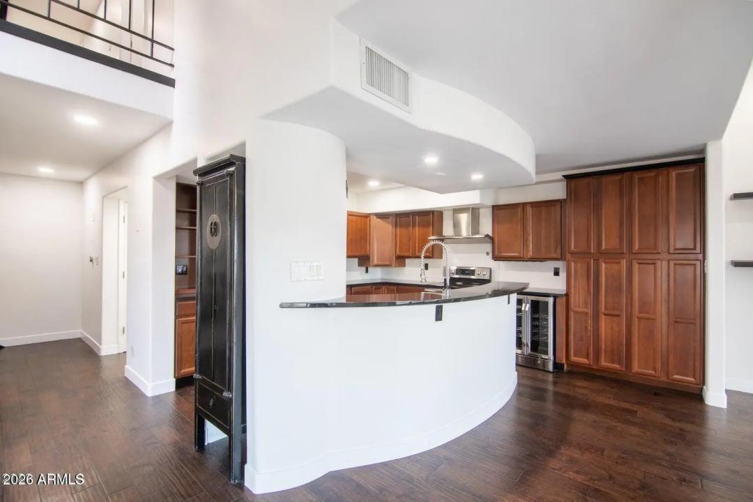 Real Estate Picture 12