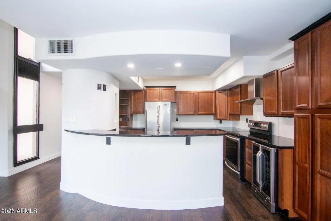 Real Estate Picture 13