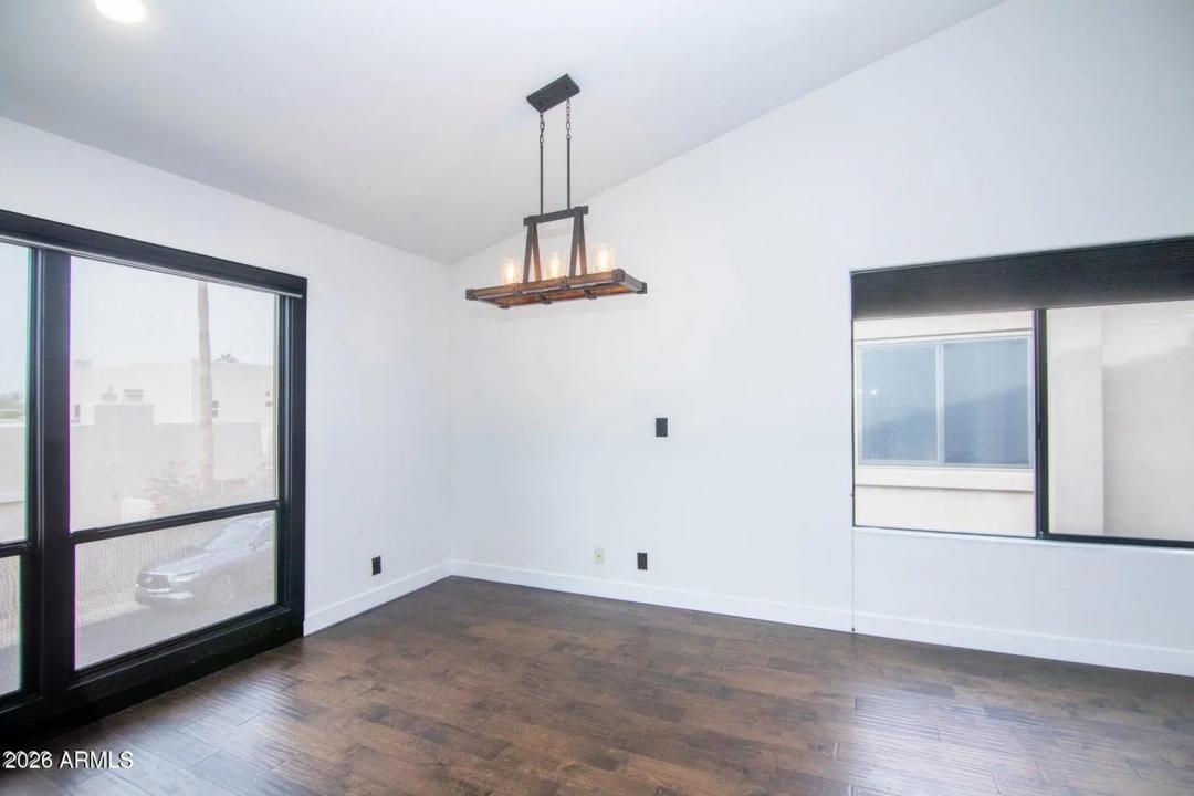 Real Estate Picture 11