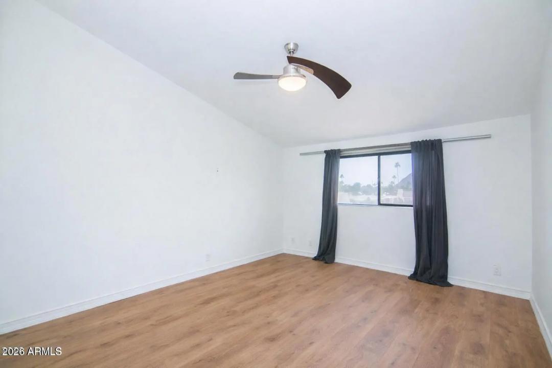 Real Estate Picture 18