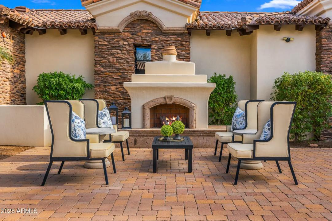 Real Estate Picture 11