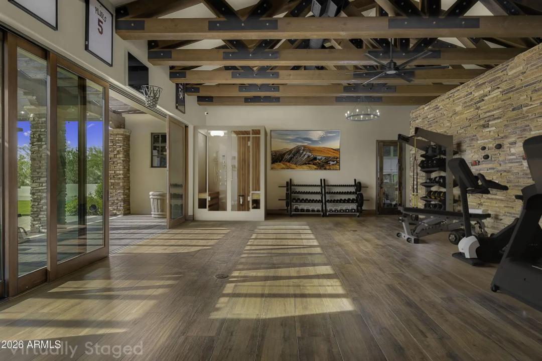 Real Estate Picture 8