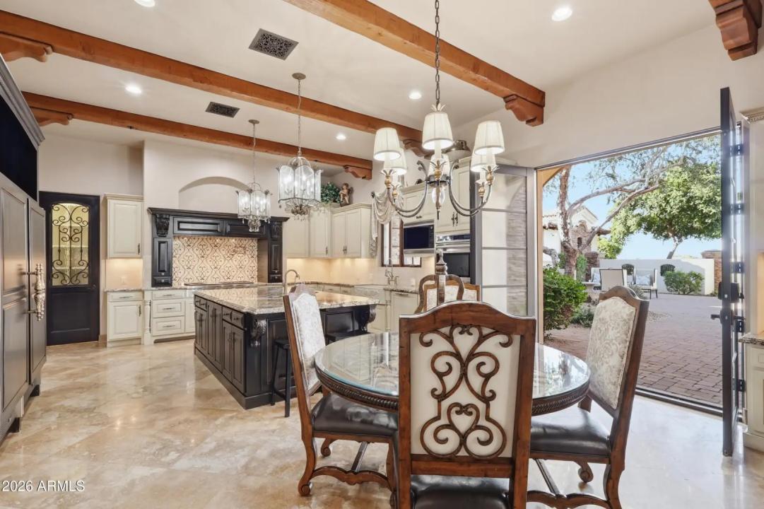 Real Estate Picture 3