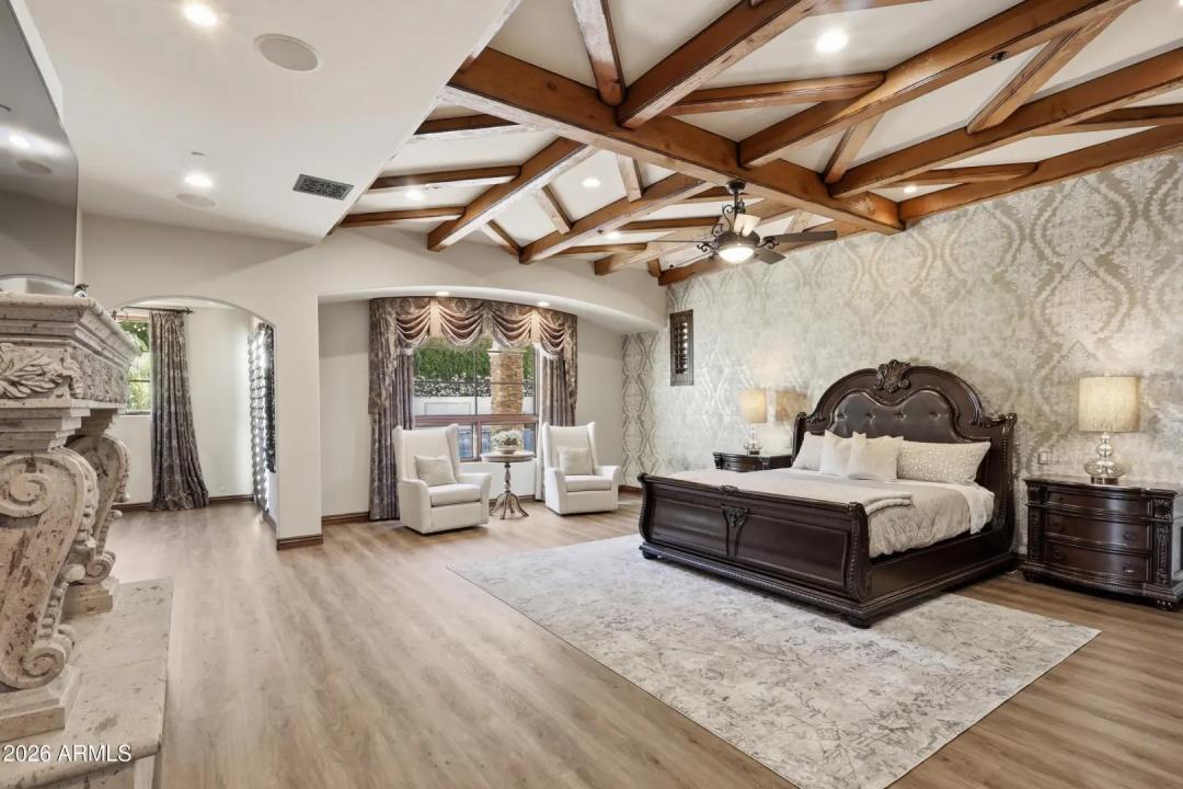 Real Estate Picture 18