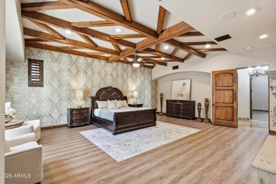 Real Estate Picture 19