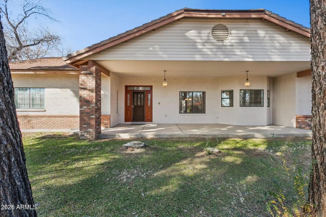 Real Estate Picture 8