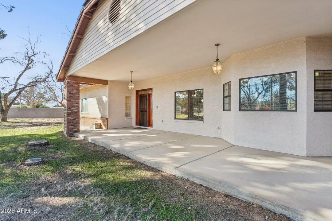 Real Estate Picture 9